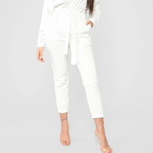 Make you remember belted jogger pants - white